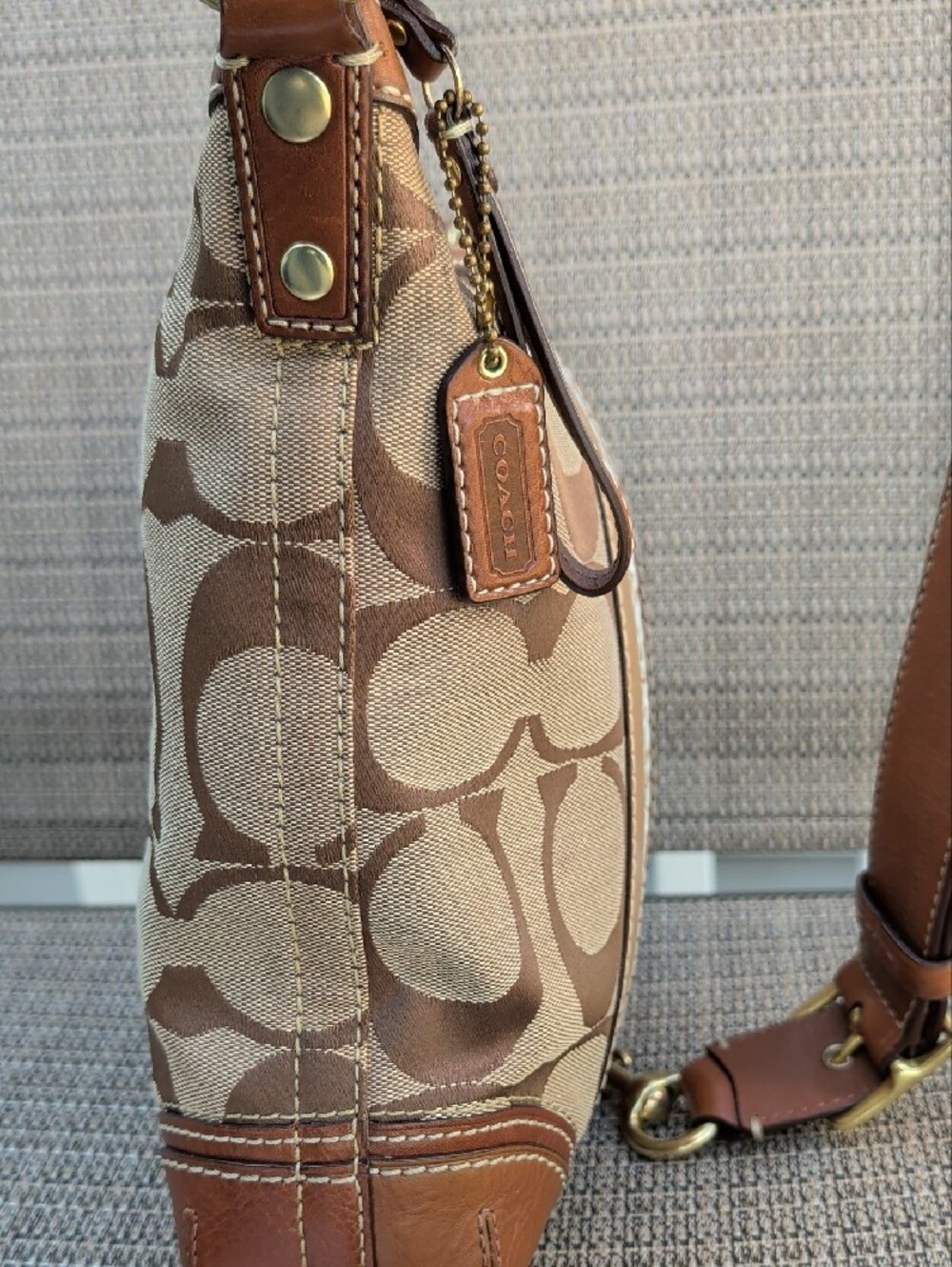 Coach Hampton Signature Shoulder Crossbody (F10542) - Picture 4 of 16